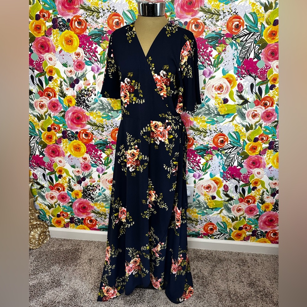 Women's Floral Navy Top